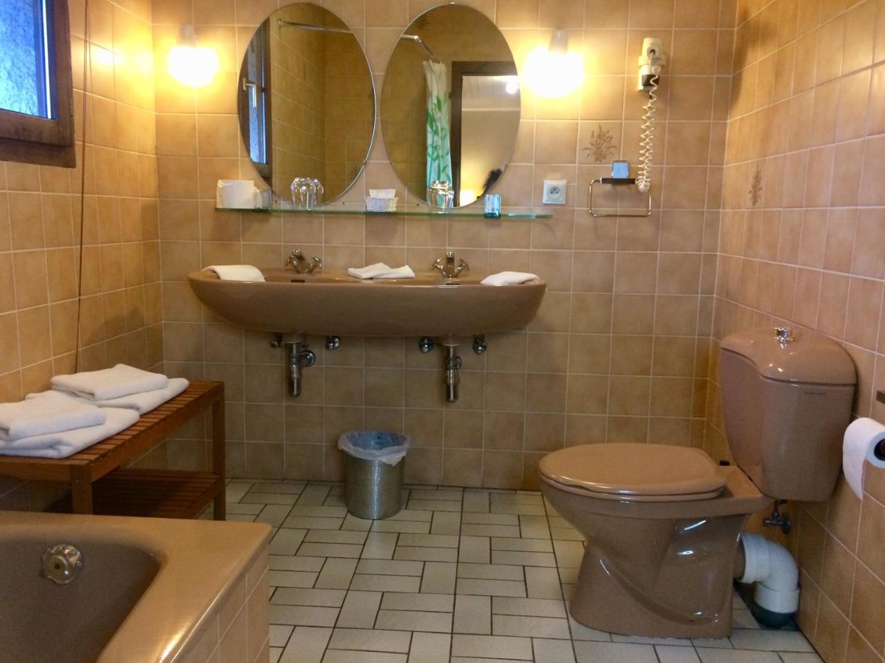 Hotel La Venerie Virton Dış mekan fotoğraf